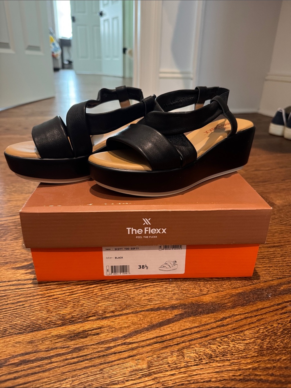 THE FLEXX Black Women's Leather Wedge Sandals